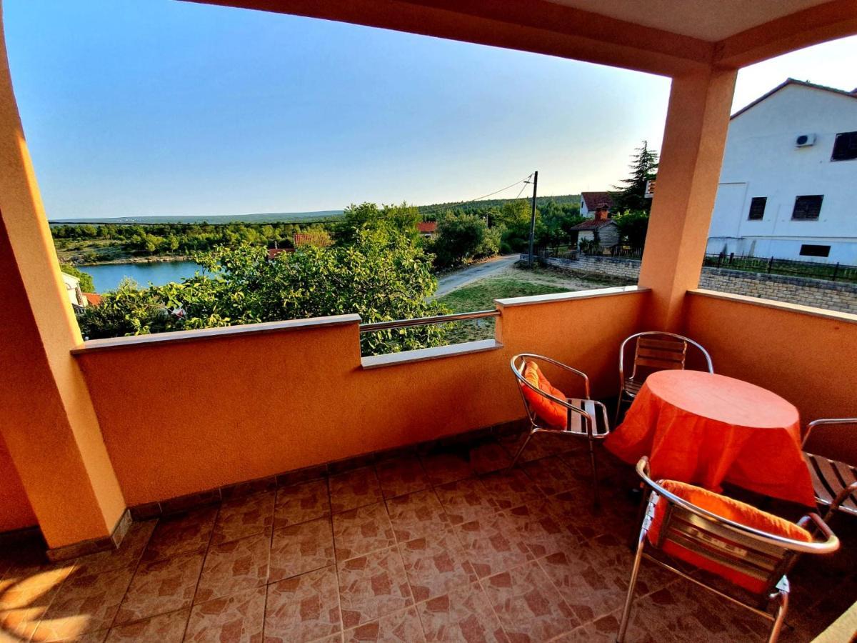 Apartmani Desnica Kruševo 외부 사진
